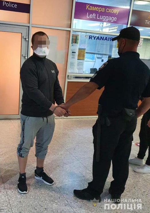 У Львові правоохоронці затримали іноземця, який перебував у міжнародному розшуку