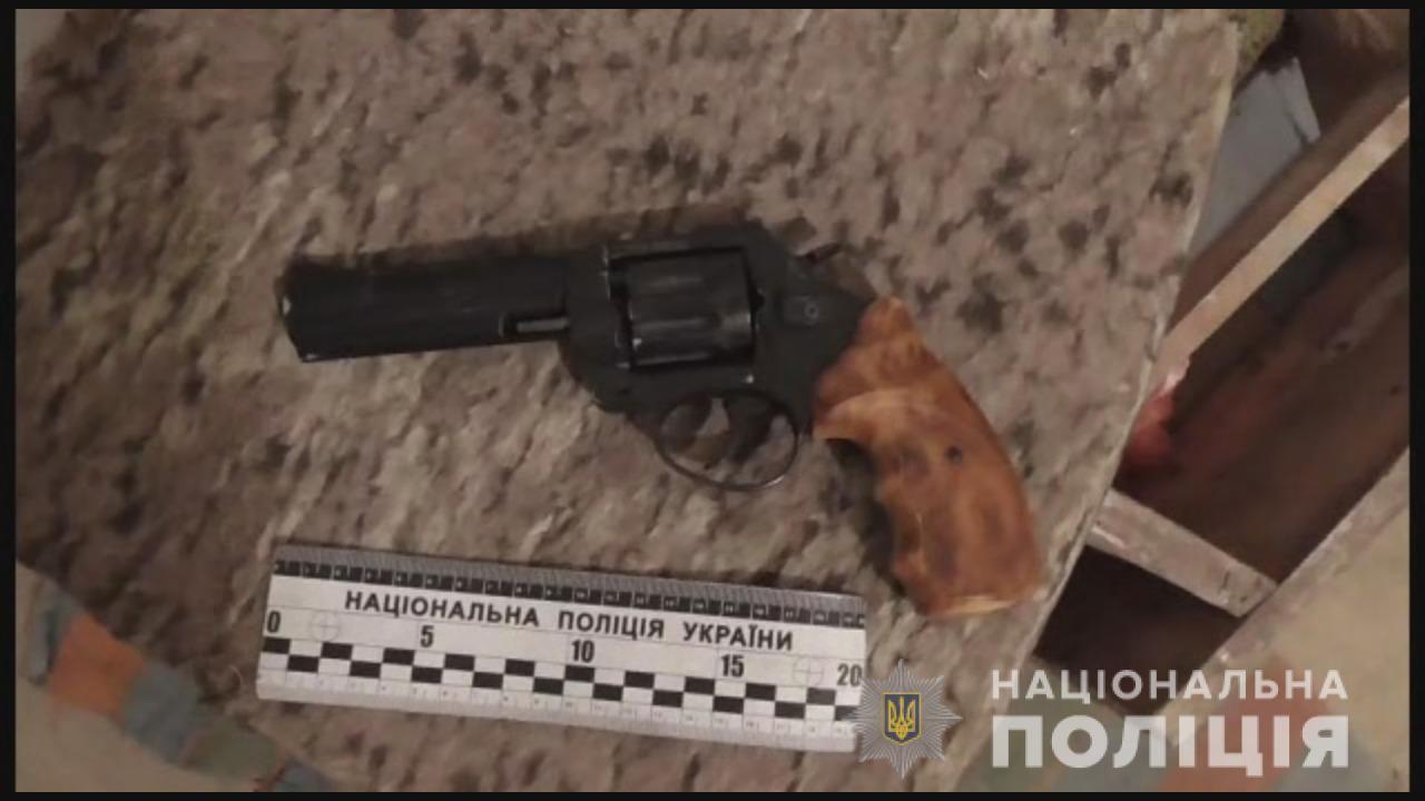 На Одещині поліцейські затримали чоловіка, який влаштував стрілянину зі свого будинку