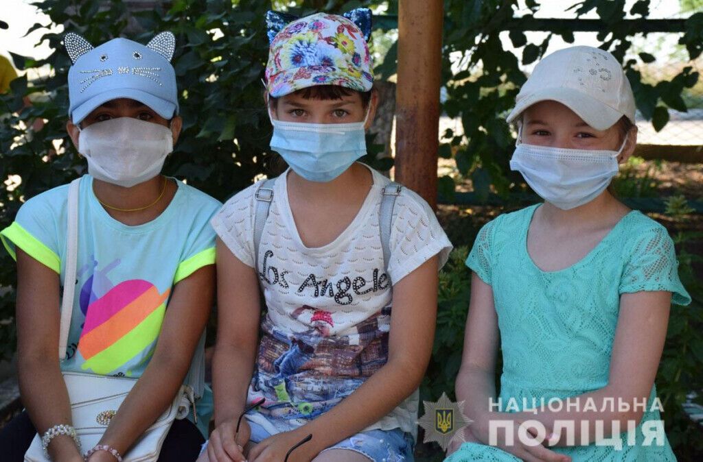 Кампанія «Безпечні канікули» триває: поліція Донеччини провела профілактичні заходи для дітей з Чермалика