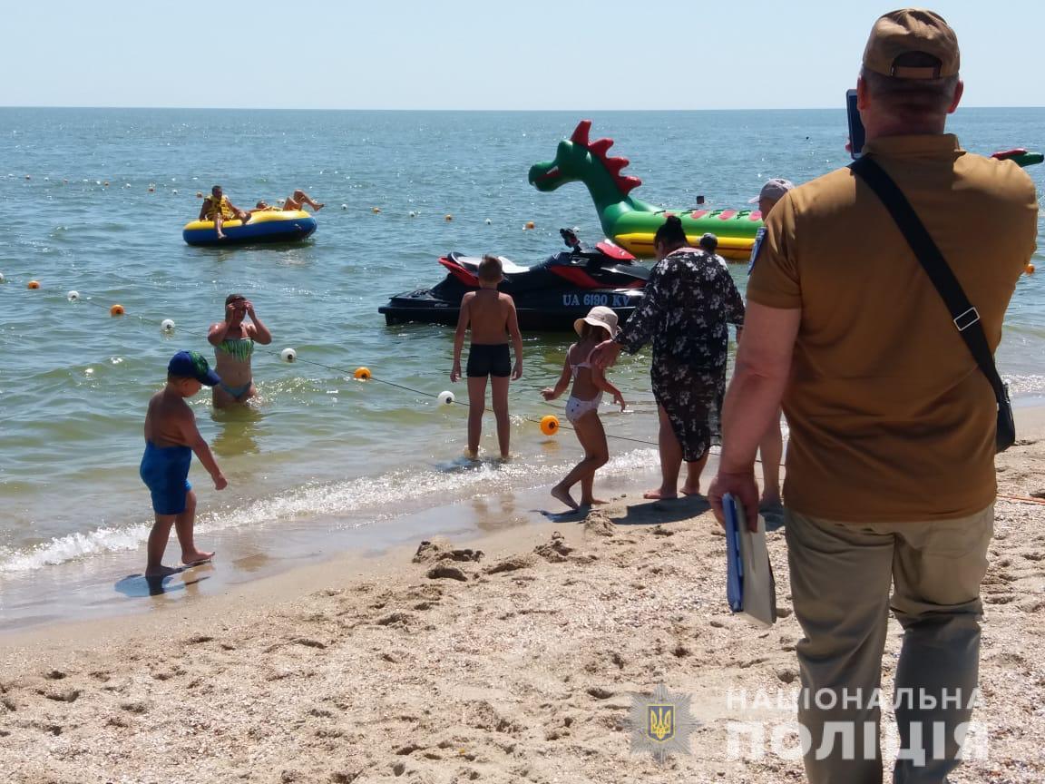 На Чорноморському узбережжі співробітники водної поліції проводять рейди серед власників плавзасобів