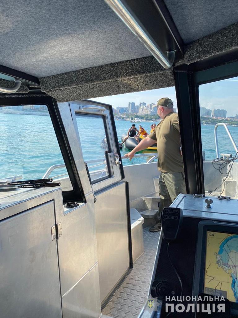 На Чорноморському узбережжі співробітники водної поліції проводять рейди серед власників плавзасобів