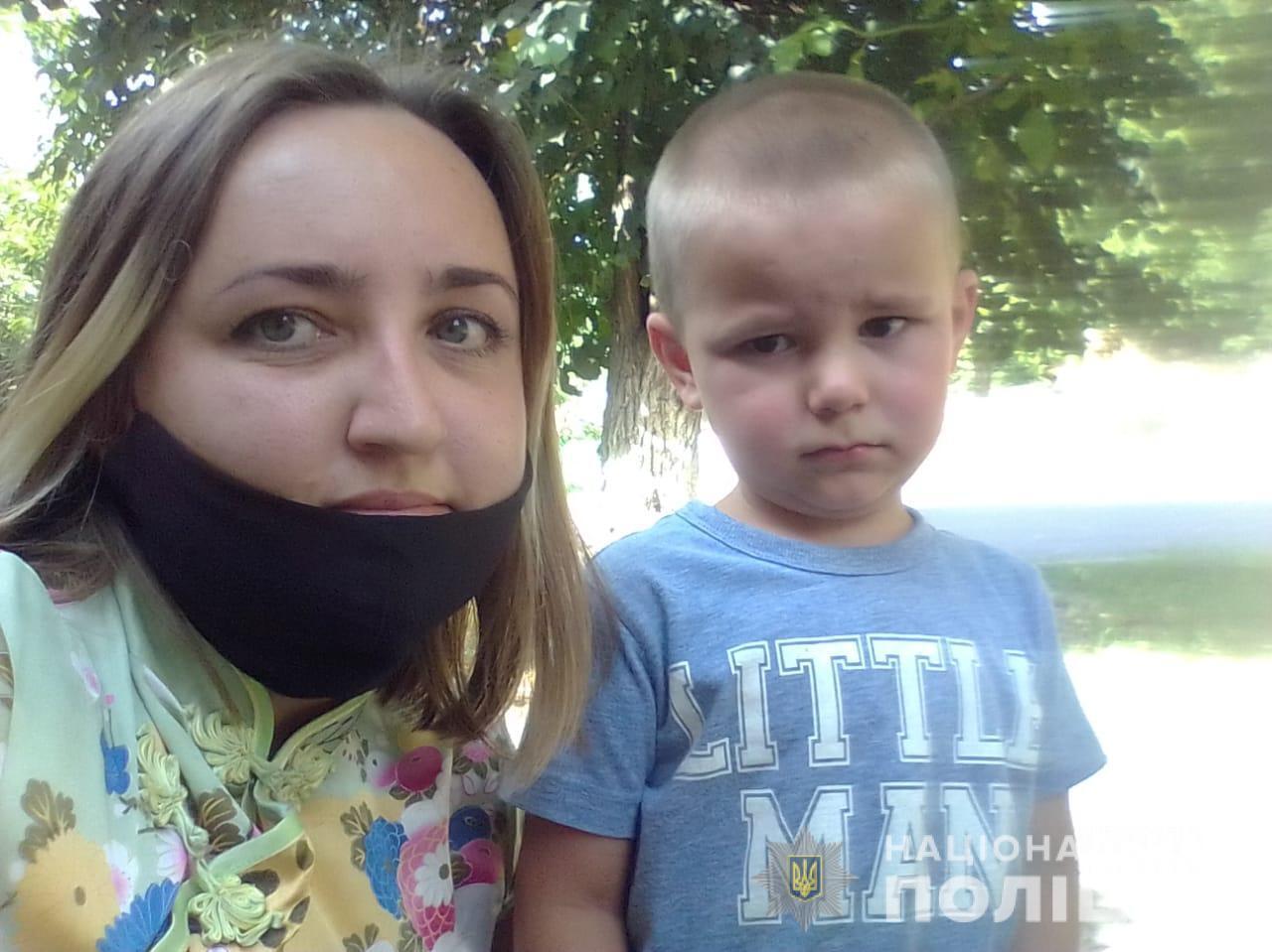 На Вінниччині  поліція повернула матері 3-річного хлопчика, який загубився