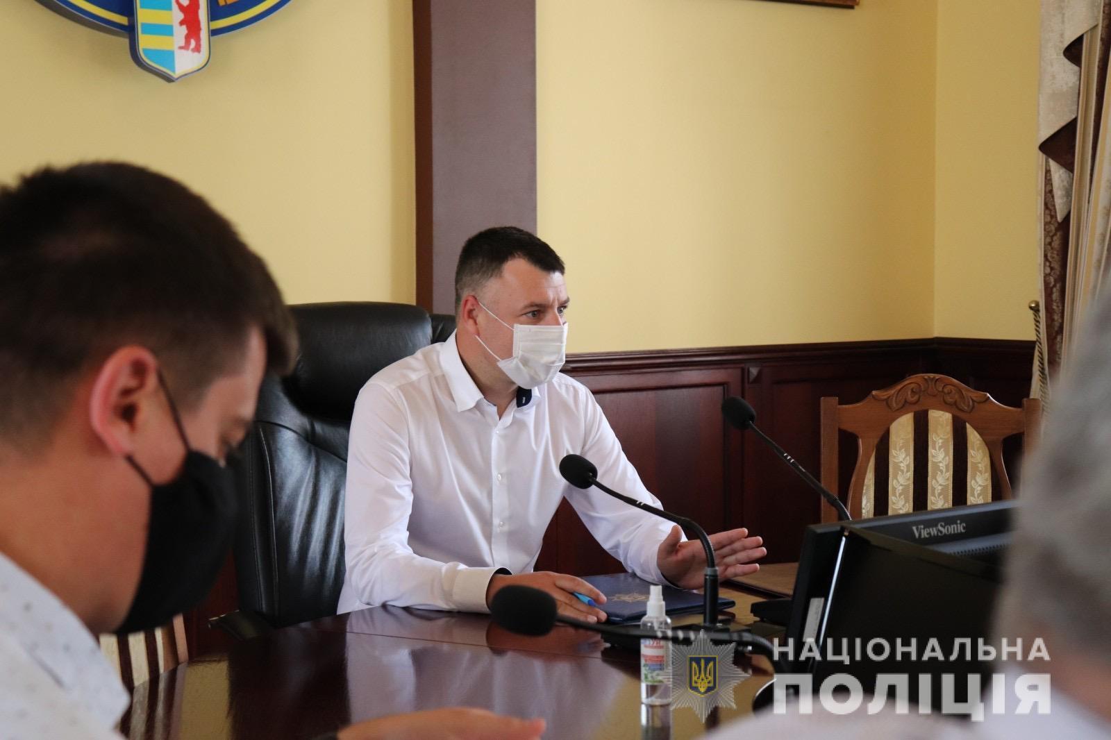 На Закарпатті стартував проєкт «Поліцейський офіцер громади»