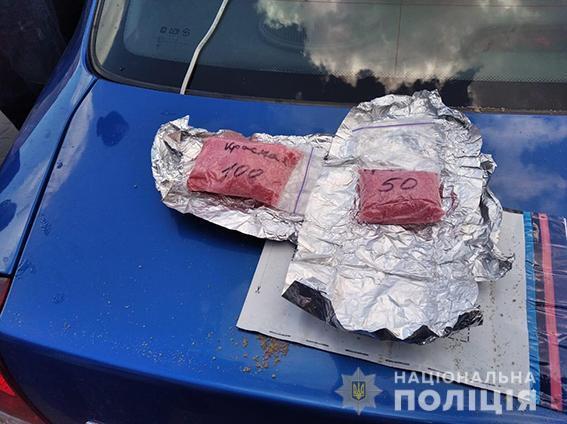 Волинські оперативники внутрішньої безпеки поліції затримали збувача наркотиків