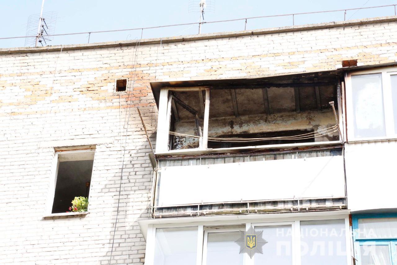 Дільничний офіцер  виніс з пожежі  безпомічну жінку