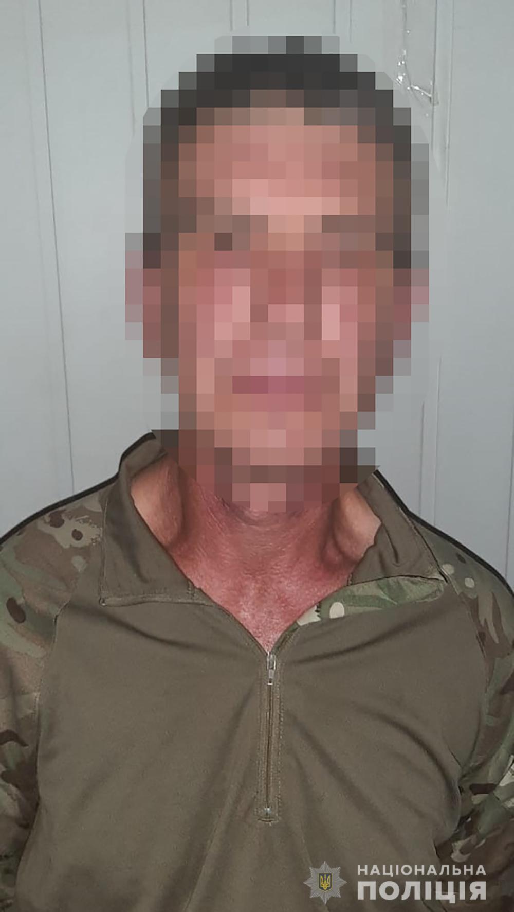 На Запоріжжі правоохоронці затримали озброєного нетверезого хулігана
