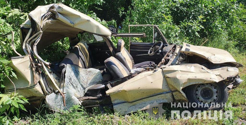 Поліцейські розслідують обставини дорожньо-транспортної події поблизу Добропілля