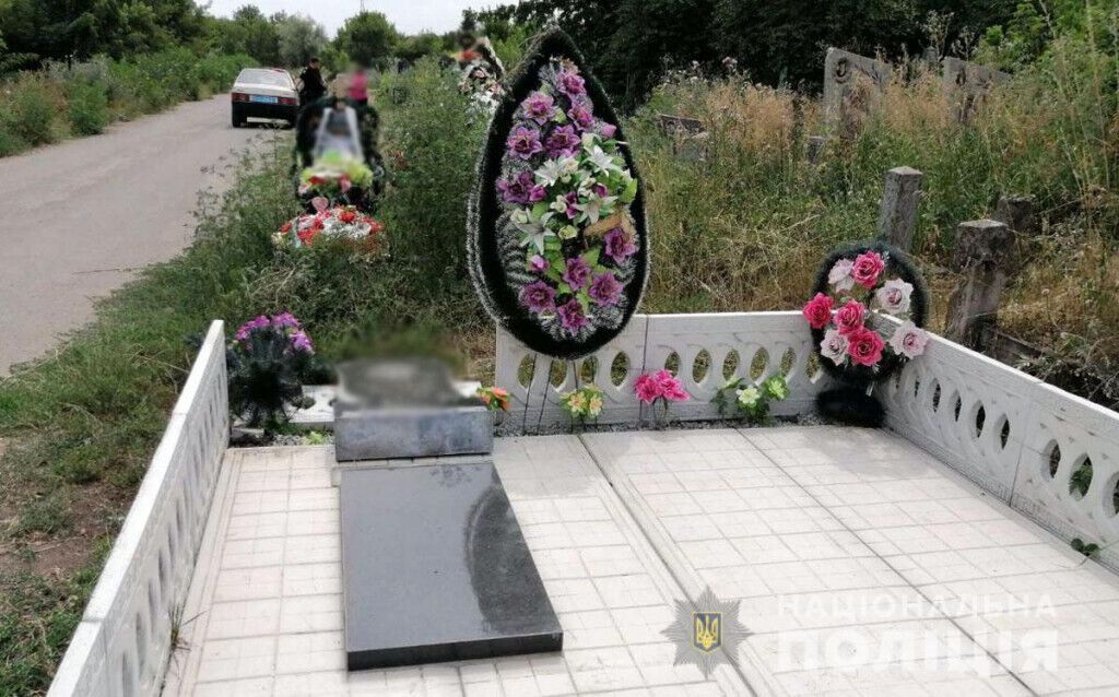 Оперативники Краматорська викрили зловмисників, які руйнували могили на кладовищі