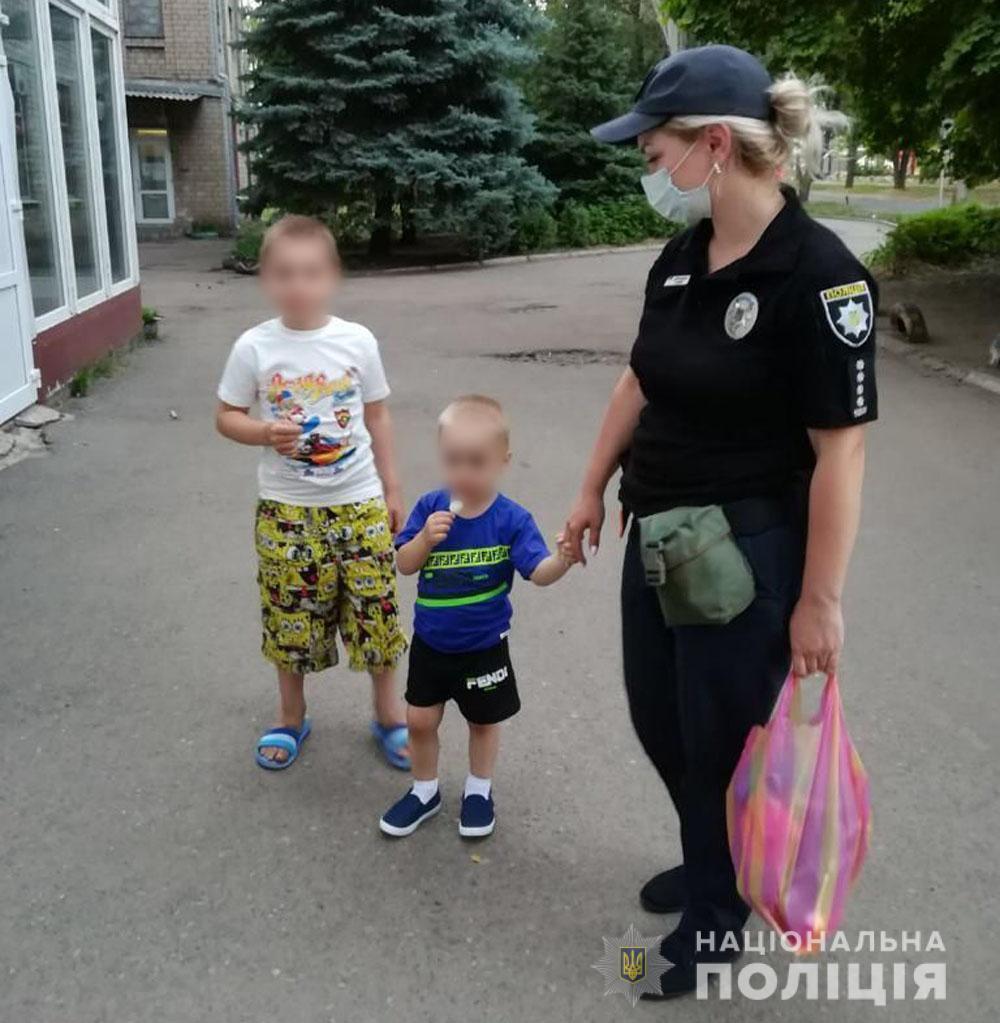 У Краматорську поліцейські притягують до відповідальності жінку, яка залишила своїх дітей на тиждень