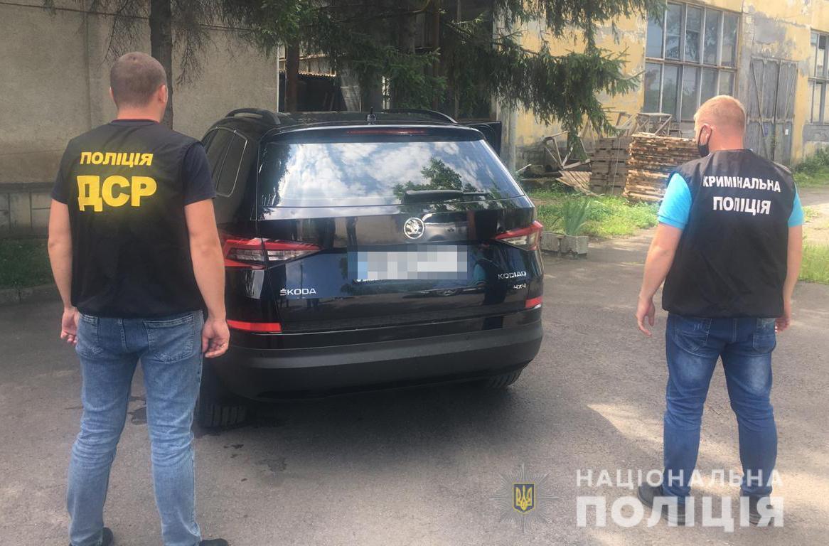 На Хмельниччині поліція затримала «кримінального авторитета» за незаконне заволодіння автомобілем