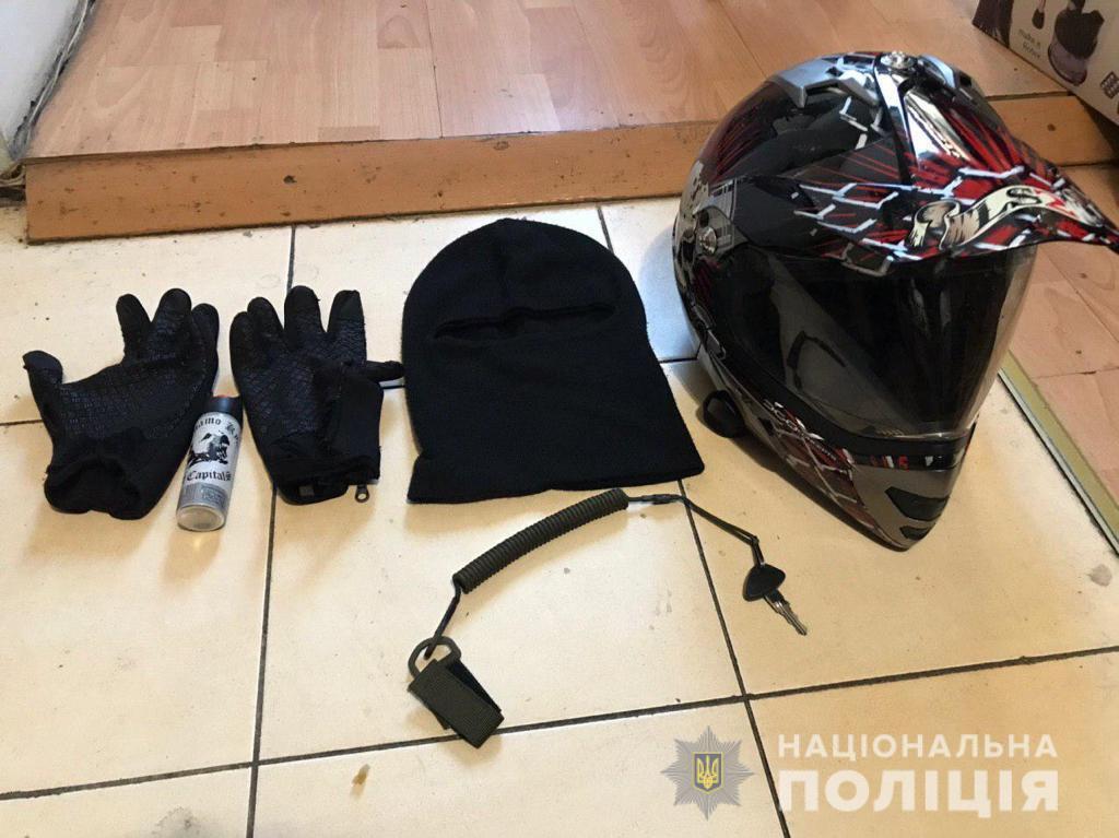 Поліція Київщини затримала озброєну банду за вчинення розбійного нападу на підприємця
