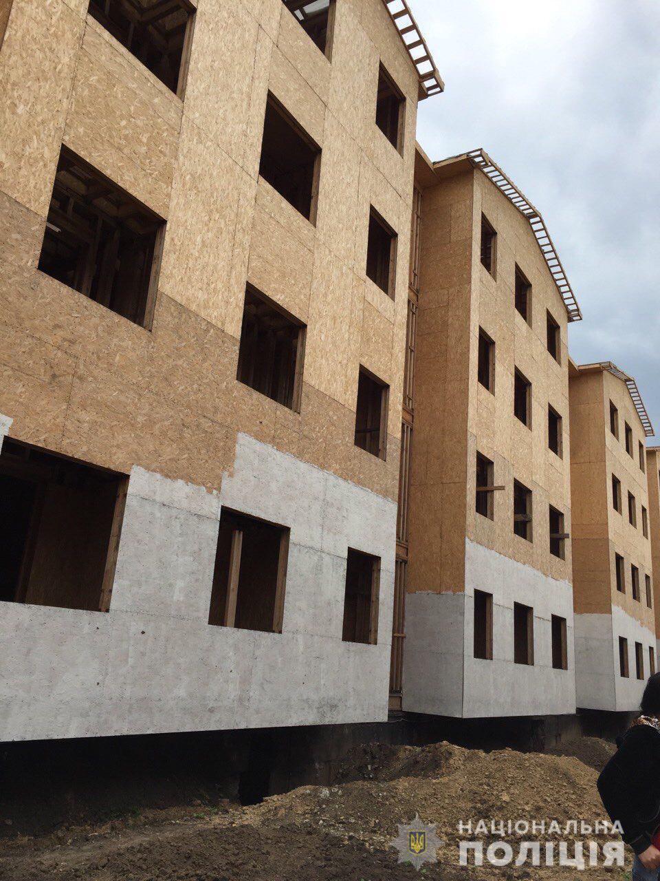 В Одесі поліцейські оголосили підозру місцевій жительці, яка ошукала пайовиків неіснуючого будівництва на понад 15 мільйонів гривень