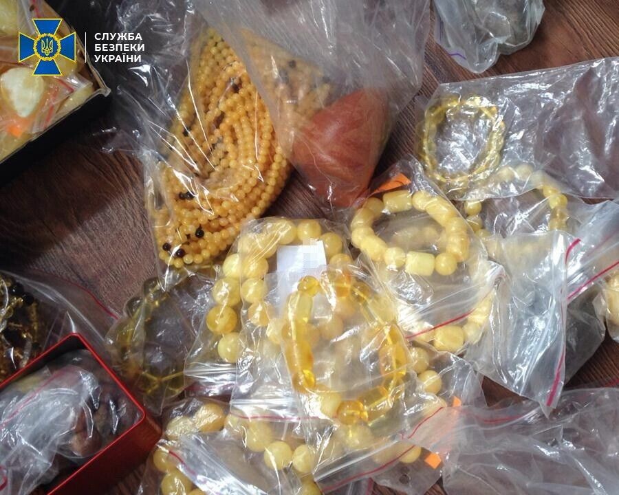 За матеріалами СБУ державі повернуто нелегально видобутий бурштин на понад 12,5 мільйона гривень