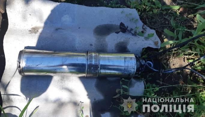 Поліцейські викрили жителя Ширяївського району у крадіжці електронасоса в односельця