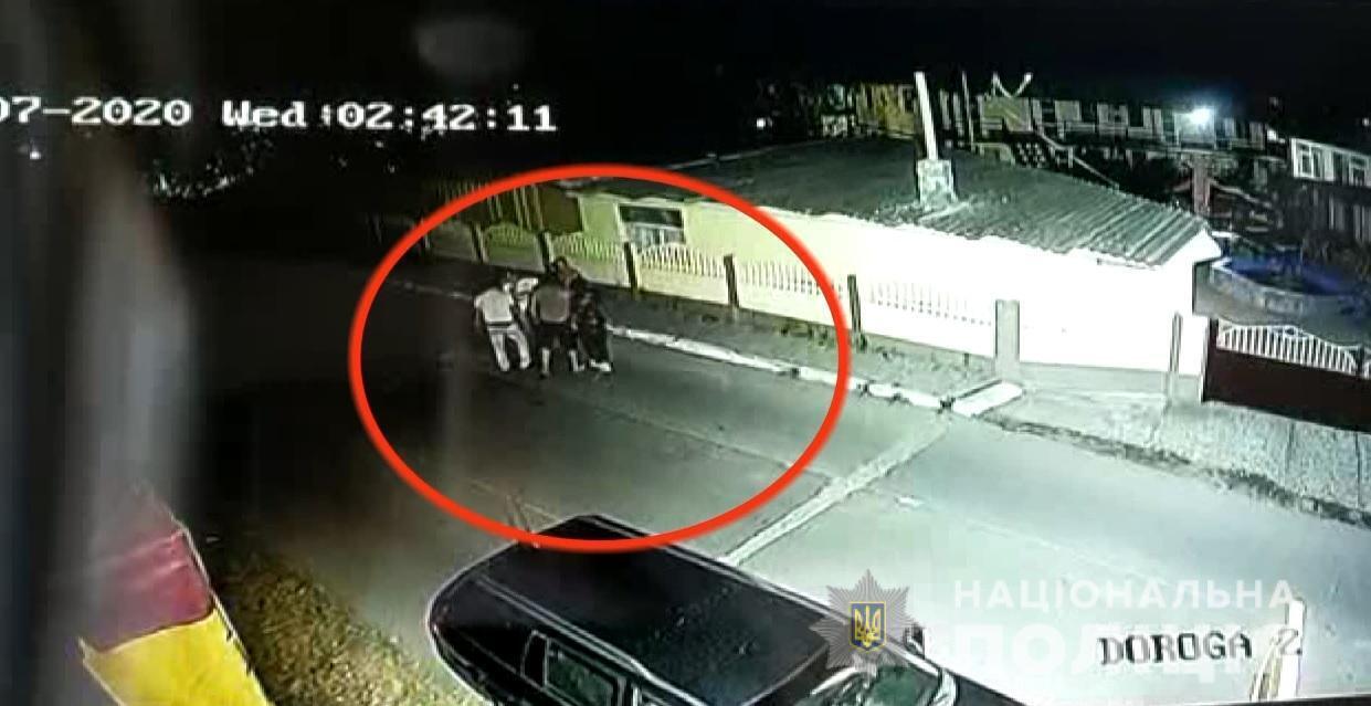 Правоохоронці затримали трьох жителів Болградського району за підозрою у вчиненні двох майнових злочинів у Затоці