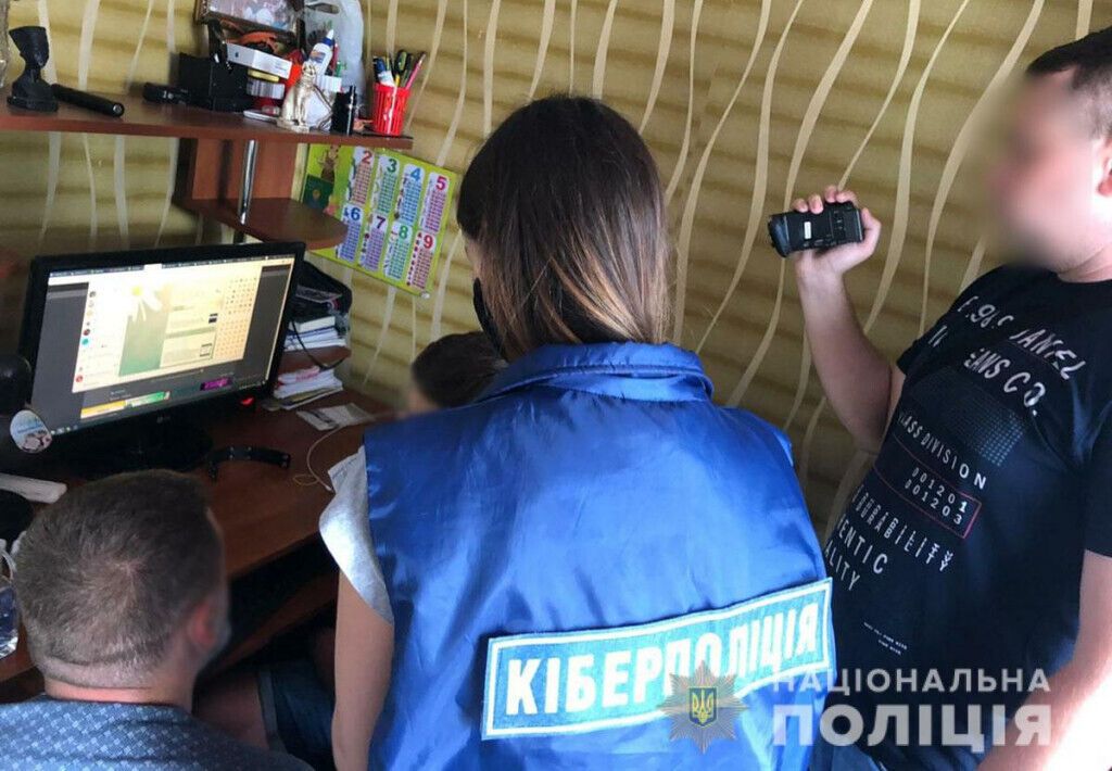 Кіберполіція припинила діяльність мешканця Донецької області зі збуту даних користувачів міжнародних онлайн-магазинів