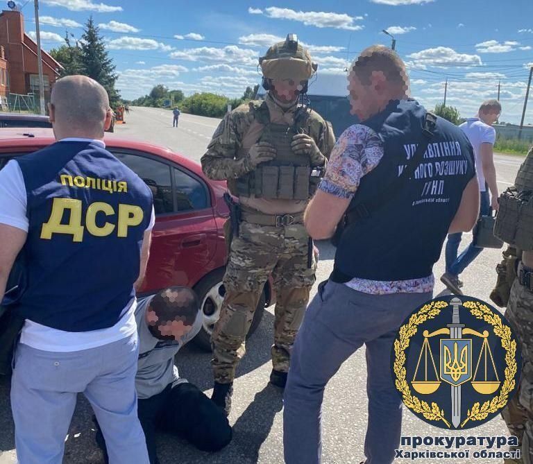 Утримували чоловіка в заручниках та вимагали 20 тис. доларів США: викрито групу осіб (ФОТО)