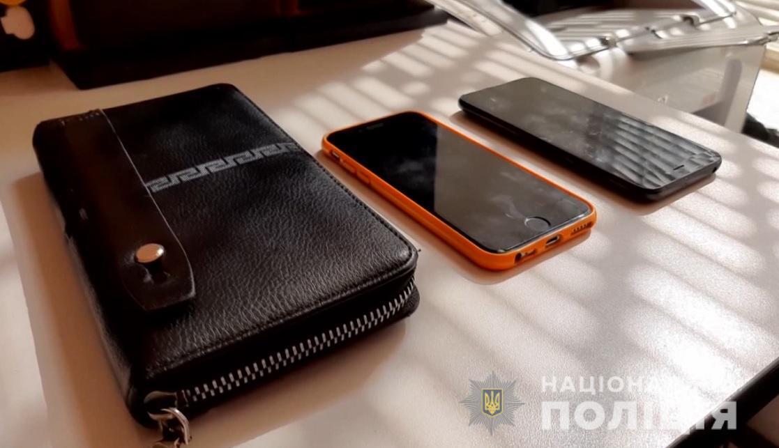 В Одесі правоохоронці затримали підозрюваних у розбійному нападі на неповнолітніх гостей зі столиці