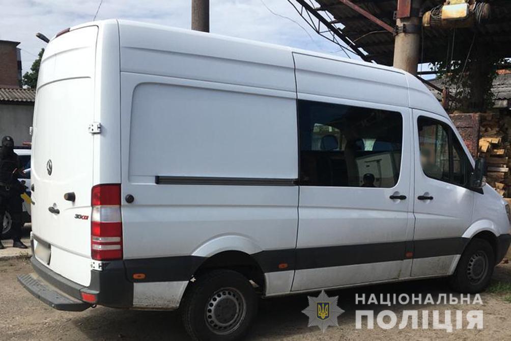 На Черкащині поліцейські затримали групу зловмисників за розбій та викрадення людини