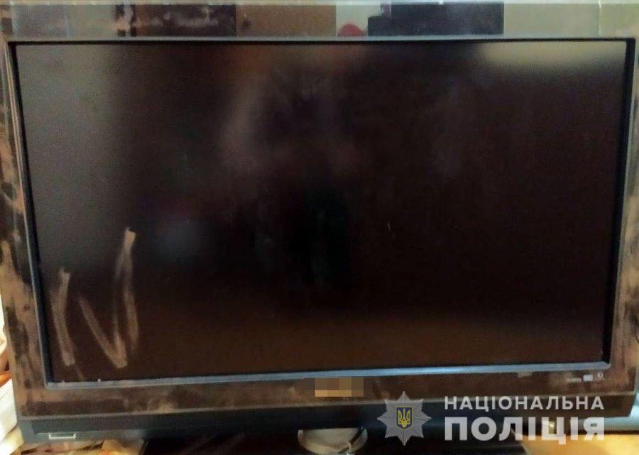 В Одесі поліцейські затримали квартирантів, які на таксі повезли до ломбарду збувати викрадене з оселі майно