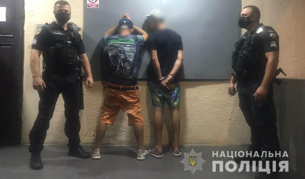 В Одесі поліцейські затримали двох іванофранківців за підозрою у розбійному нападі на жінок з Миколаївщини