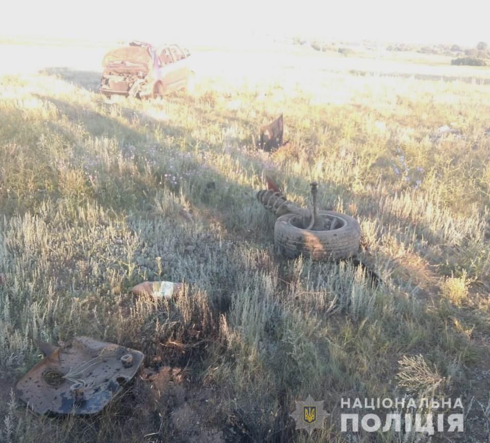 Поліцейські розслідують обставини смертельної ДТП в Саратському районі