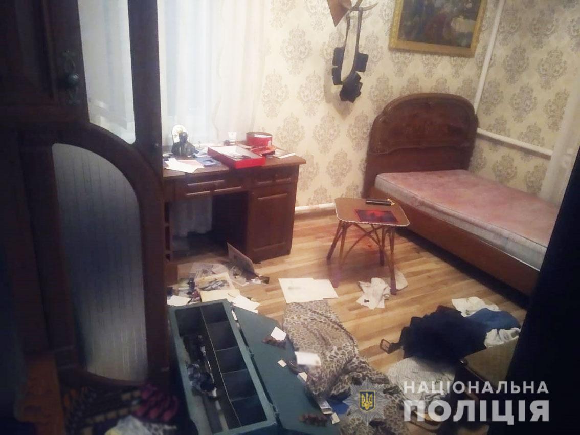 Поліція Чернігівщини затримала групу розбійників за напад на пенсіонерів