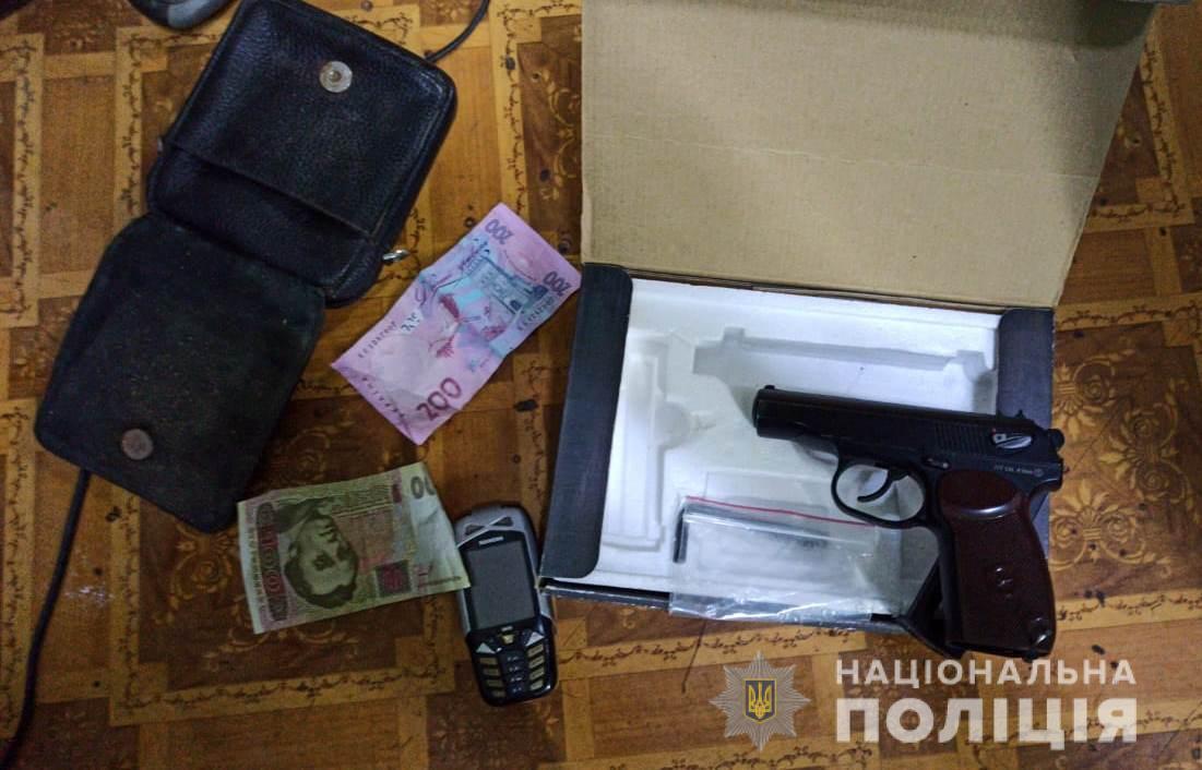 На Одещині викрили групу сутенерів, які утримували в центрі Одеси підпільні борделі