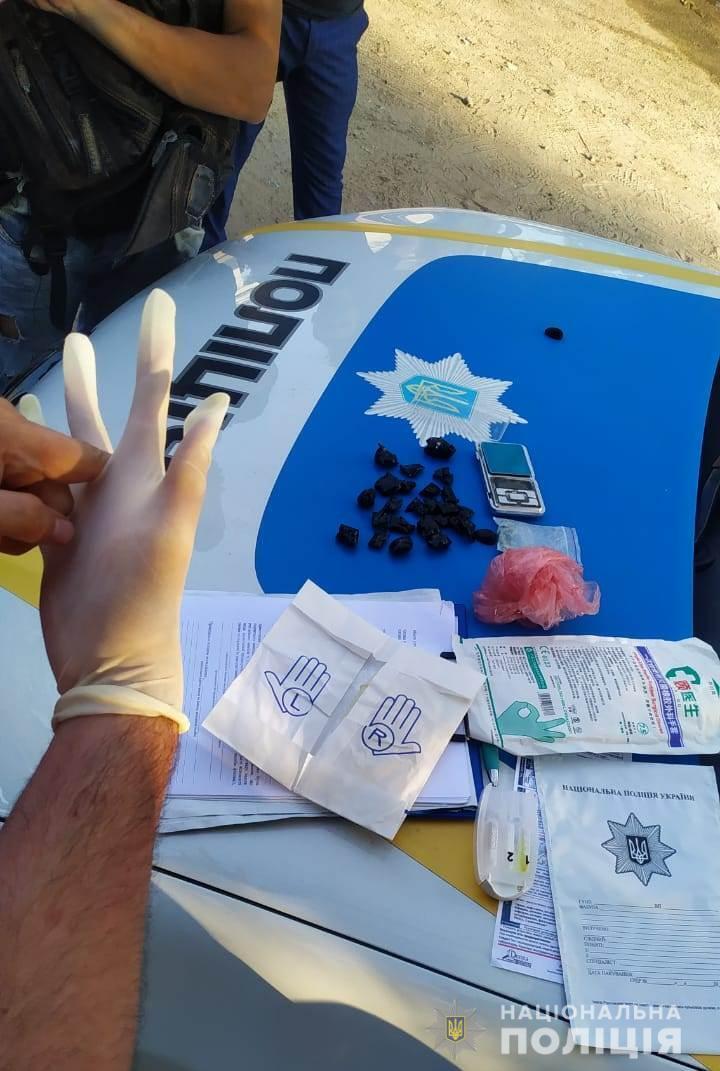 В Суворовському районі Одеси поліцейські затримали розповсюджувача наркотиків