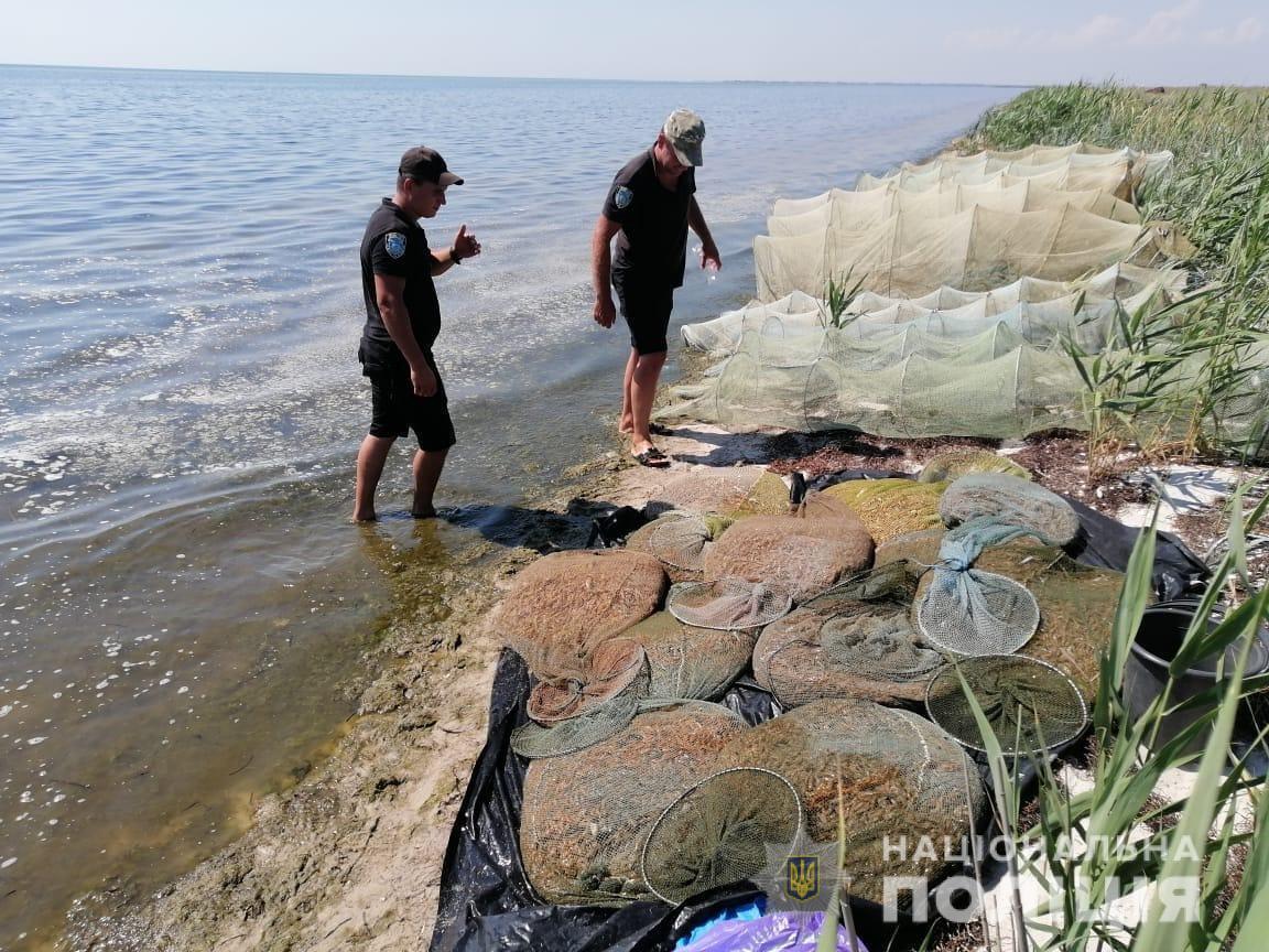 На Миколаївщині співробітники водної поліції затримали браконьєрів, які виловлювали креветку