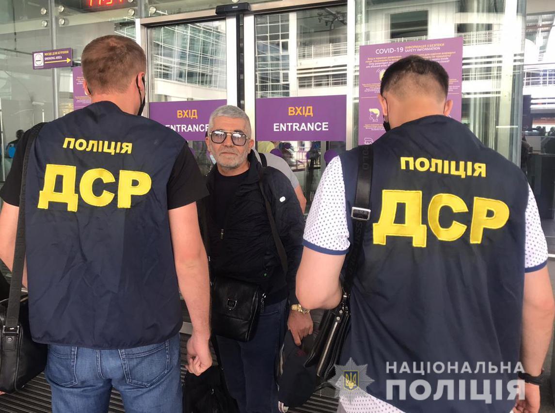 Кримінального «авторитета» на прізвисько «Дід» видворено за межі України
