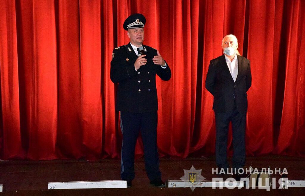 На Донеччині відбулася прем’єра вистави за участі поліцейських про вільний Донецьк