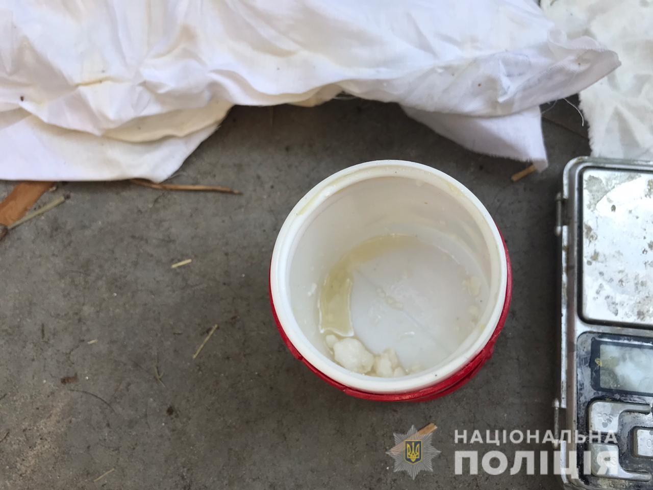 На Київщині поліція виявила чергову лабораторію з виготовлення психотропної речовини 