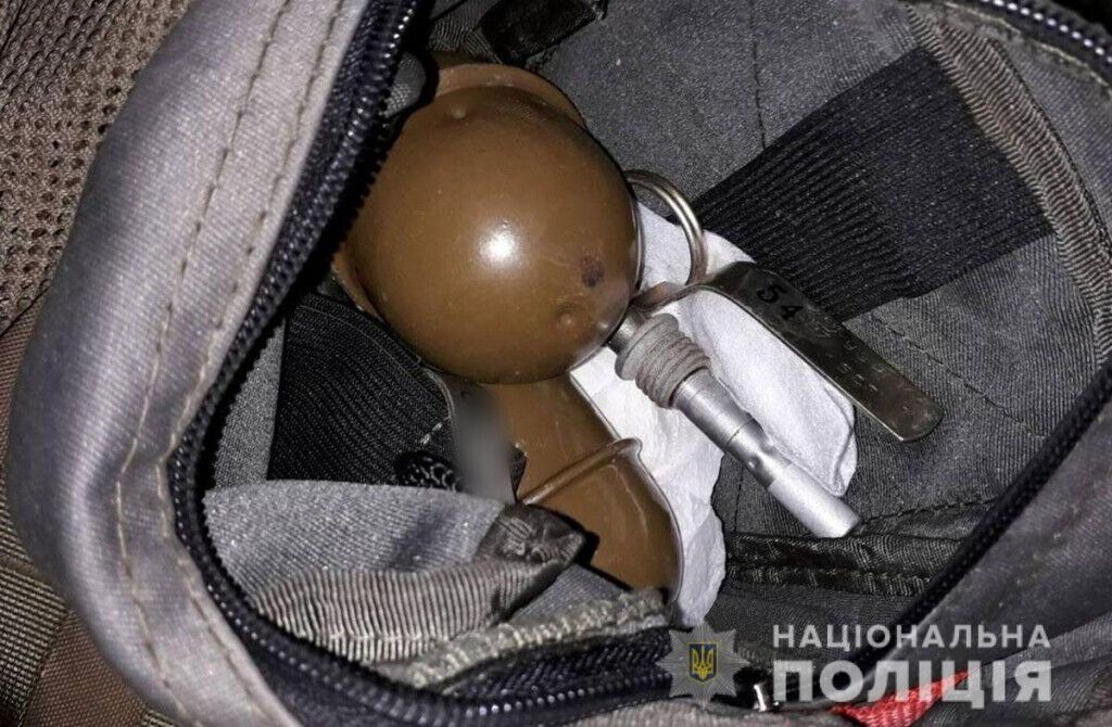 Слов’янські поліцейські вилучили боєприпаси у пасажира міжміського автобуса