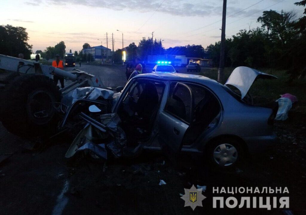 У Бахмутській оперзоні внаслідок двох аварій двоє людей загинуло, четверо – травмовано. Поліція розслідує обставини подій