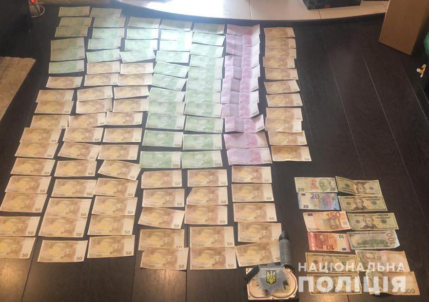 Поліцейські Запоріжжя викрили начальника управління обласної держадміністрації в хабарництві