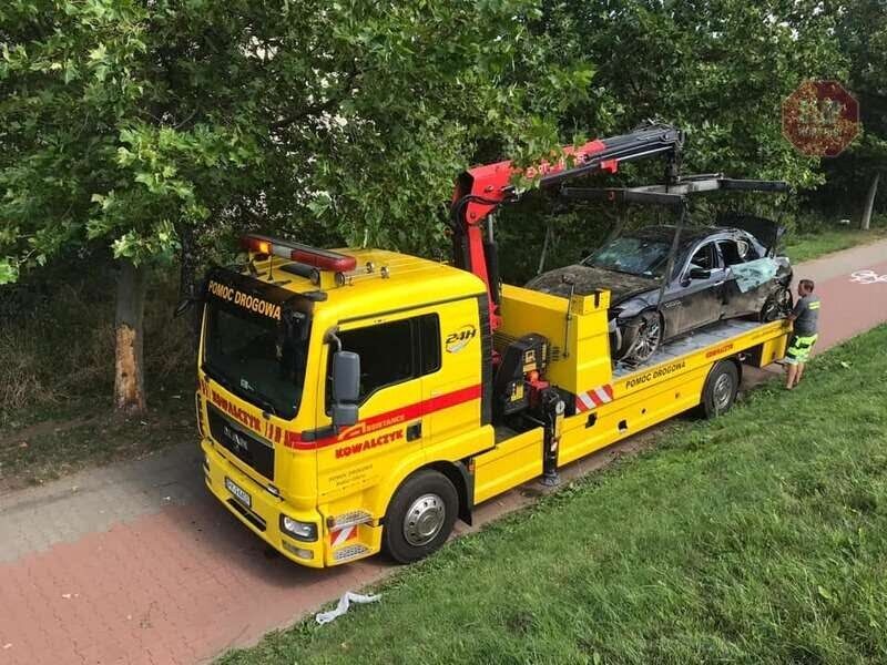У Польщі молодий українець за кермом ''Maserati'' спричинив ДТП, є постраждалі (фото)