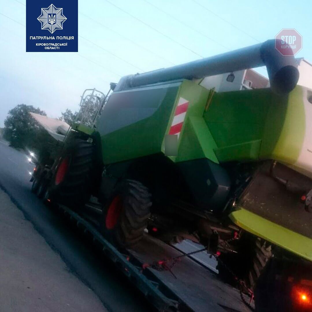 У Кіровоградській області водій пропонував патрульним хaбaр (фото)