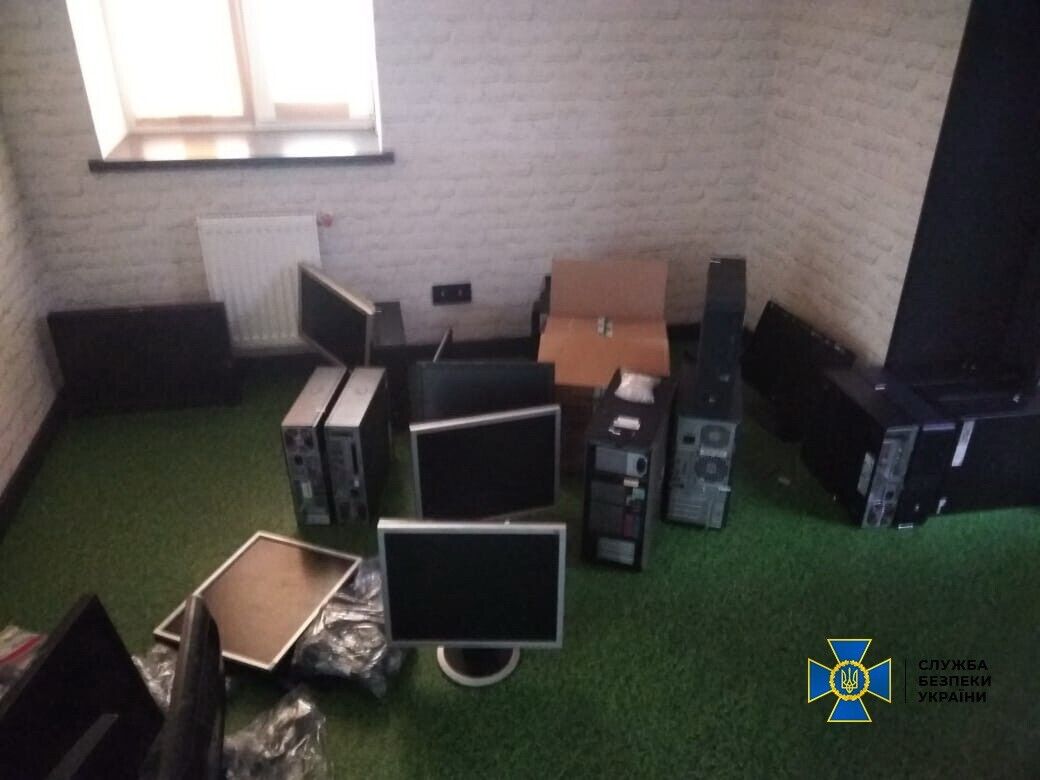 У Києві шахраї організували мережа call-центрів, через які викрадали гроші з рахунків