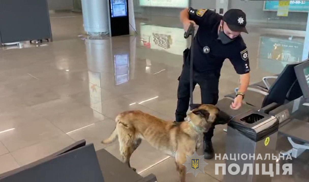 Поліцейські викрили чоловіка у неправдивому повідомленні про замінування міжнародного аеропорту Одеси