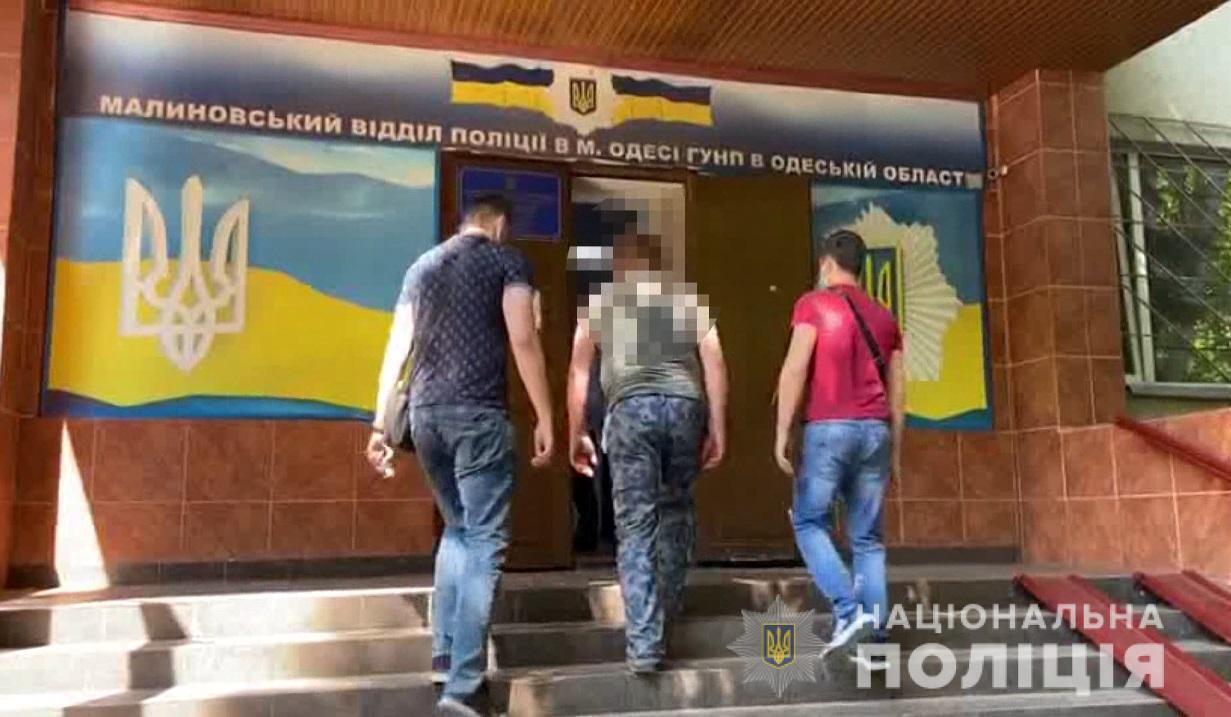 Поліцейські викрили чоловіка у неправдивому повідомленні про замінування міжнародного аеропорту Одеси
