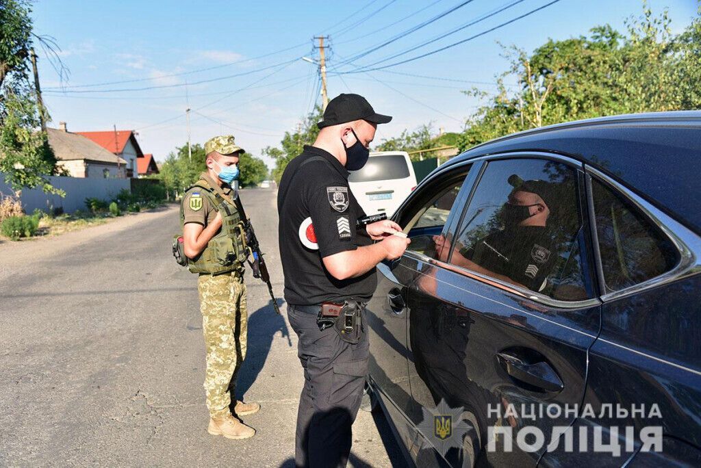 На Донеччині правоохоронці вилучили схрон боєприпасів: результат відпрацювання прифронтових населених пунктів