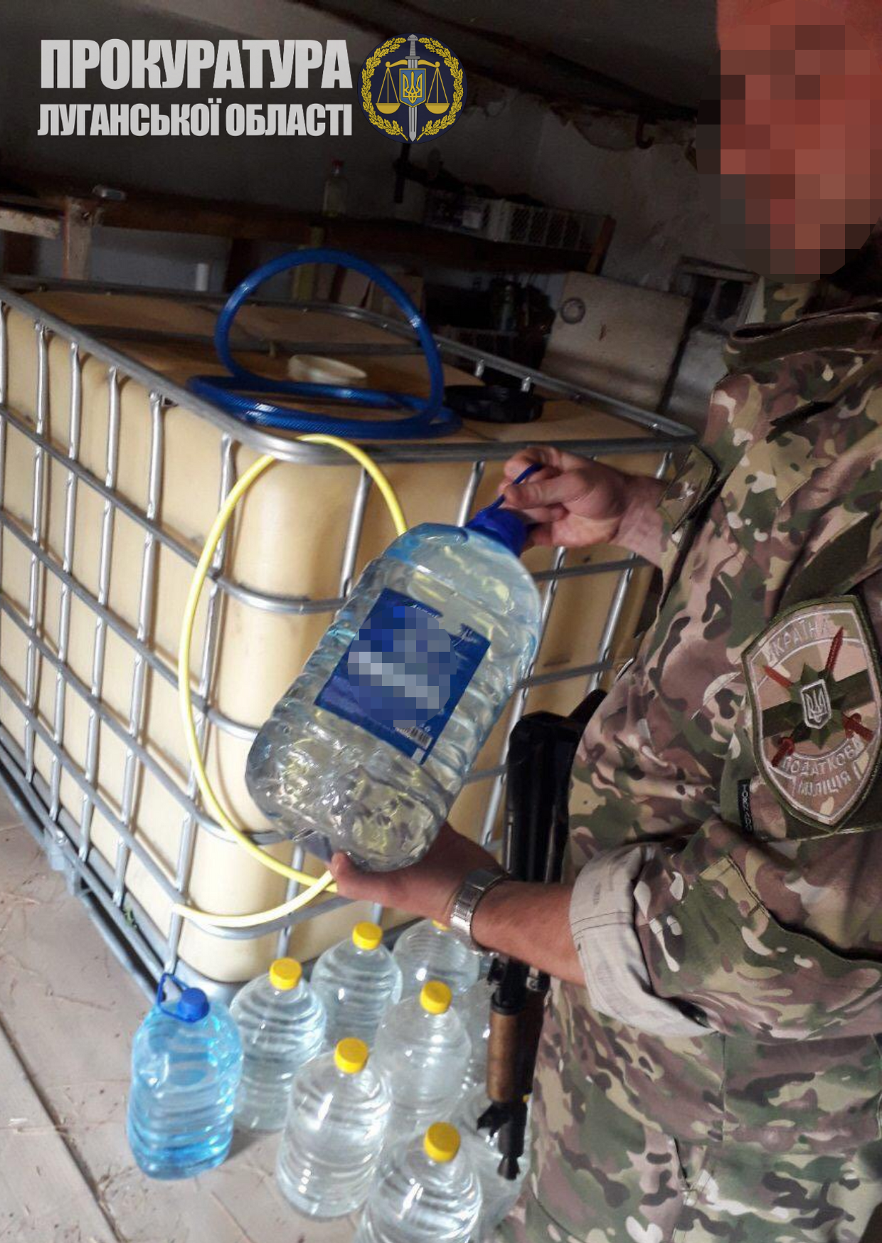 На Луганщині викрили підпільне виробництво та точки продажу фальсифікату – вилучено 1300 літрів сурогатного алкоголю (ФОТО)