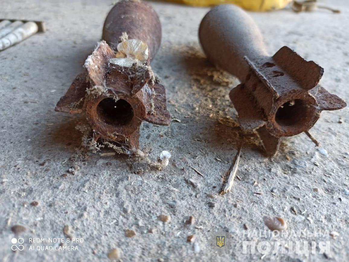 У жителя Біляївки поліцейські вилучили 9 одиниць зброї, 4 вибухових пристрої та близько 1000 набоїв