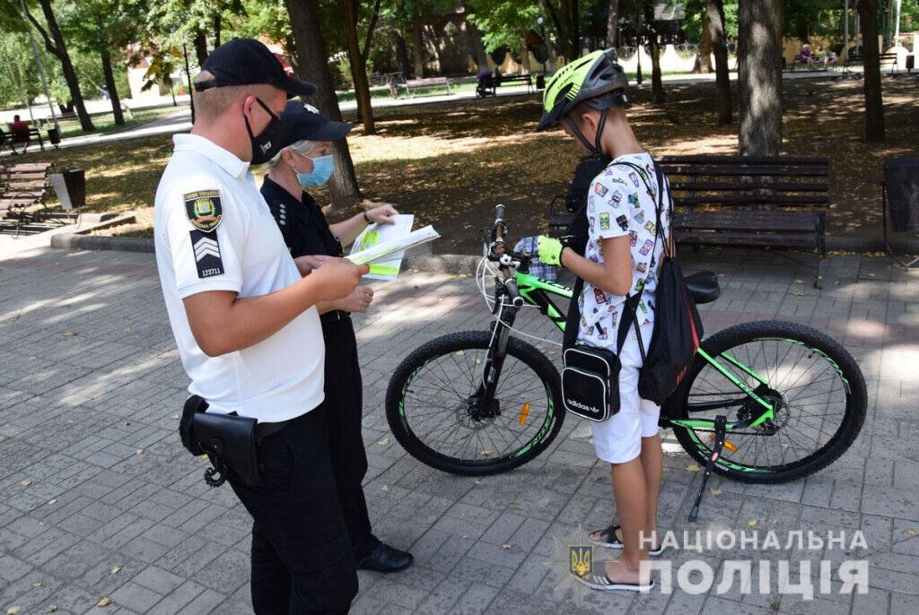 Поліція Донеччини розпочала профілактичну акцію «Будь видимим на дорозі»