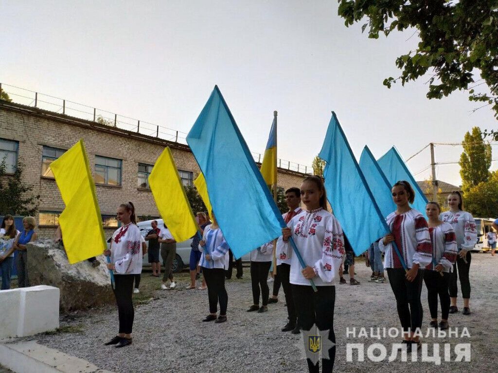 Оркестр поліції Донеччини виступив у прифронтовому Новотроїцькому