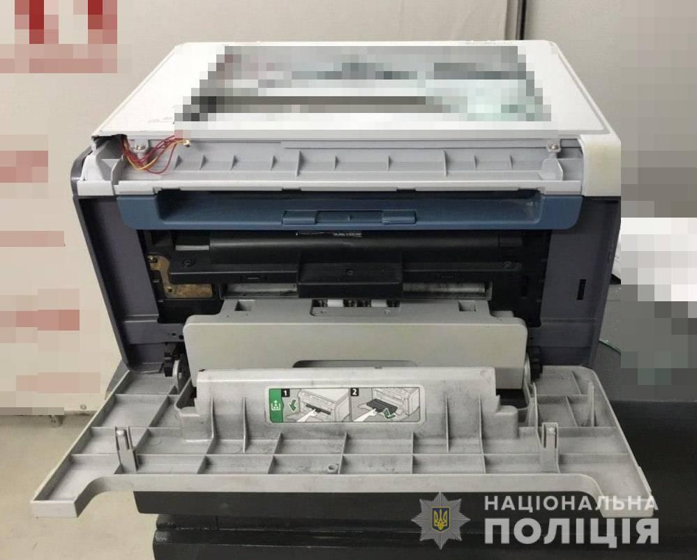 В Одесі заарештували двох чоловіків, які в Приморському районі пограбували офіс