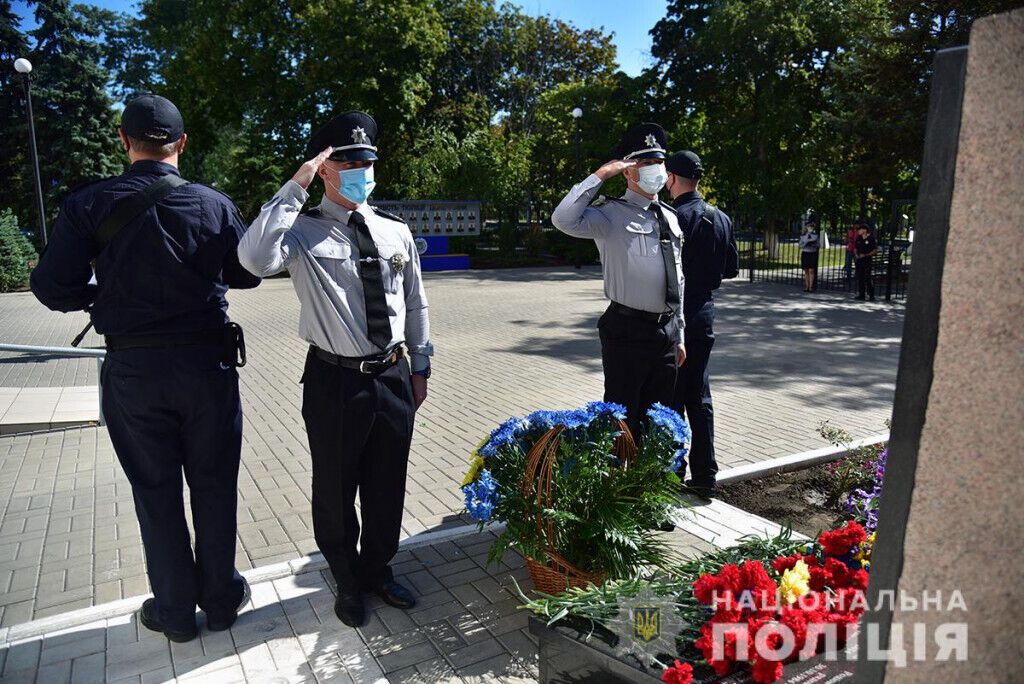 На Донеччині поліцейські вшанували пам’ять загиблих захисників України