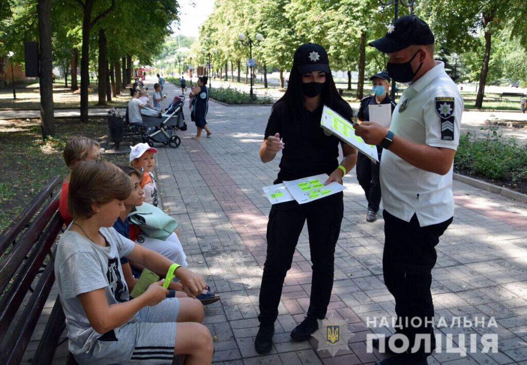 Поліція Донеччини розпочала профілактичну акцію «Будь видимим на дорозі»