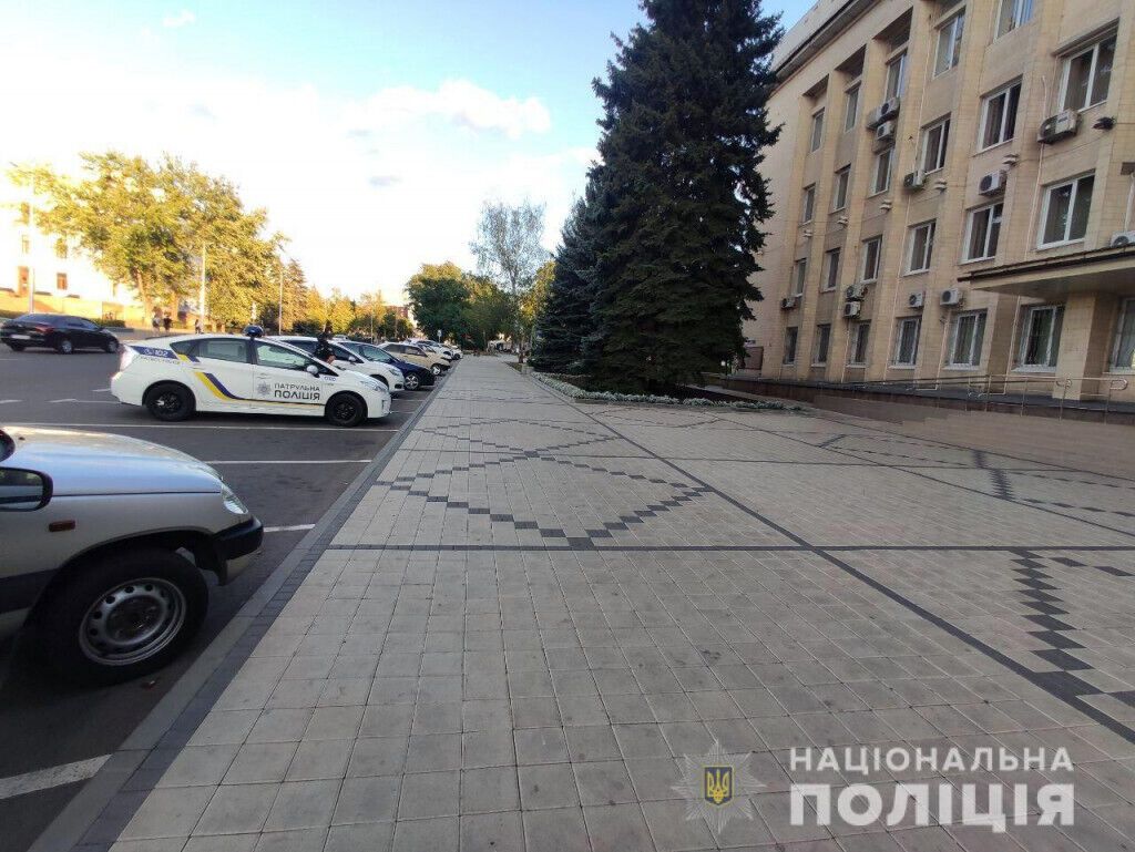 Поліція проводить розслідування за фактом неправдивого повідомлення про мінування виконкому у Краматорську